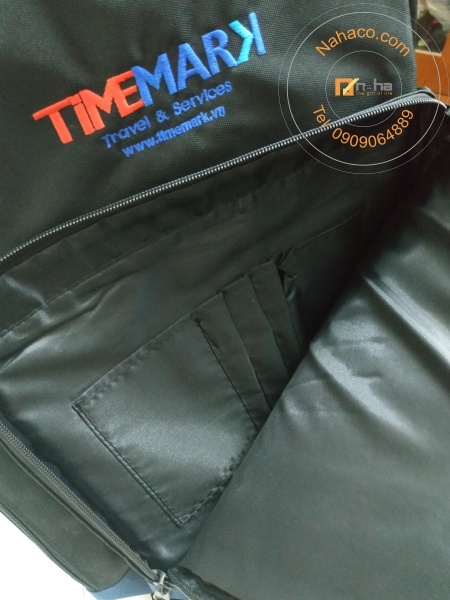 chi tiết bên trong mẫu balo timemark