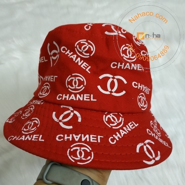 miêu tả trên tay mẫu nón bucket 01