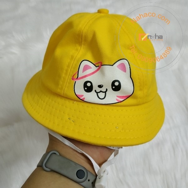 miêu tả trên tay mẫu nón bucket trẻ em