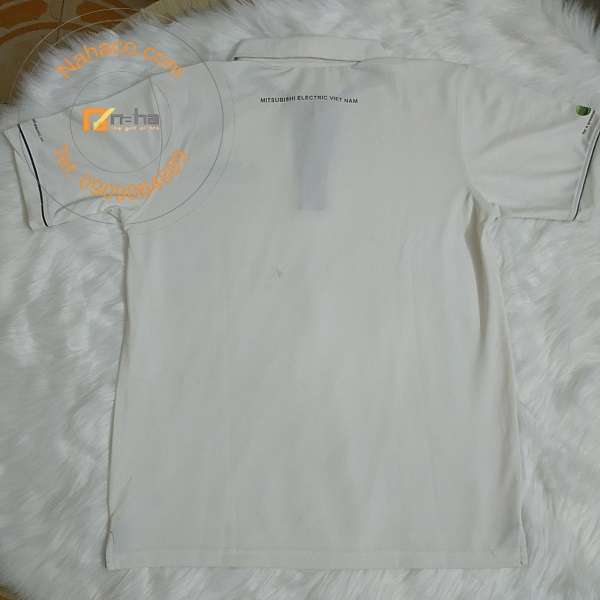 mặt sau của mẫu áo thun 10