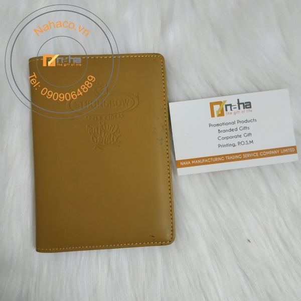 mặt trước của mẫu ví passport in logo