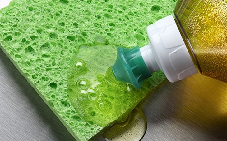 khử mùi hôi bình giữ nhiệt bằng nước rửa chén